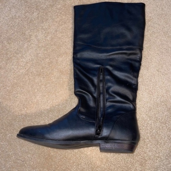SOLD | Earnie - Black Knee High Boots with Buckles - 9.5 - Picture 2 of 3